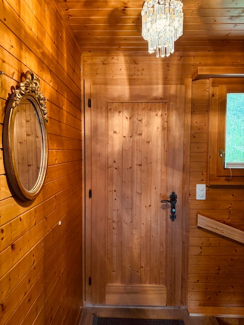 Successful Airbnb property: Peaceful sunny chalet in Naters