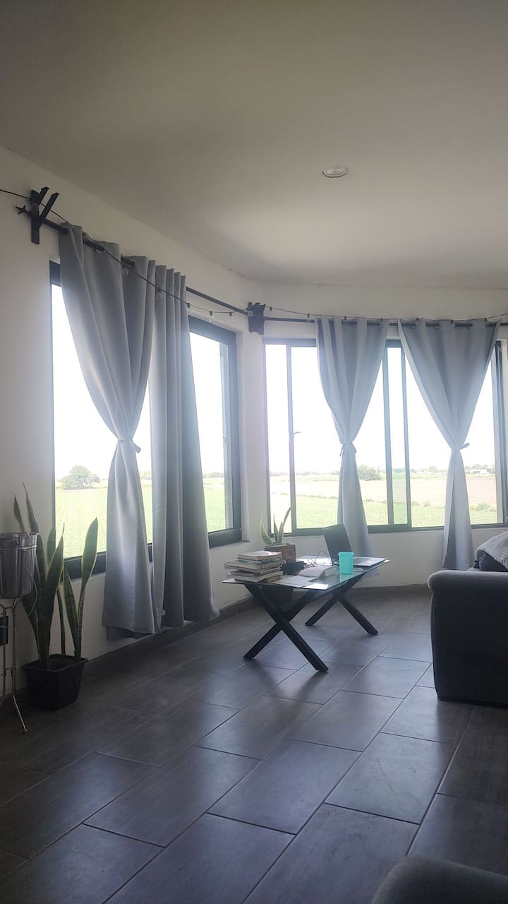 Casa/dpto. Con Vista Al Campo. - León