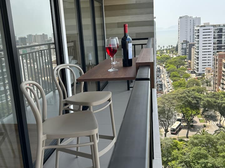 Lindo Departamento En Miraflores Con Vista Al Mar - Pérou