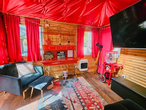 heated outdoor cinema hot tub & sauna near lake