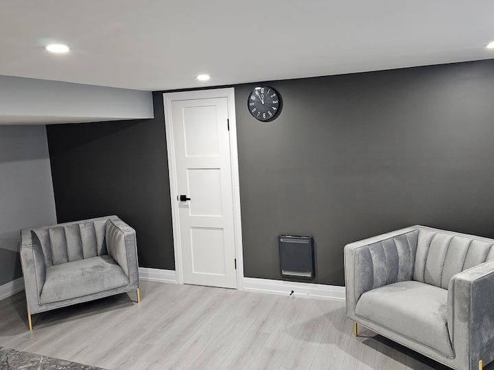 Beautiful Newly Comfy Cozy ! - Chatham-Kent