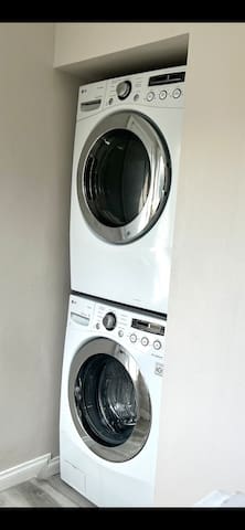 Cozy 3 bedroom house! gallery image 4