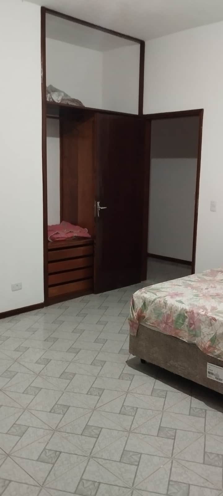 საძინებელი 4