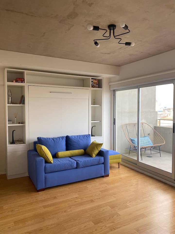 Departamento monoambiente con balcón terraza en La Boca