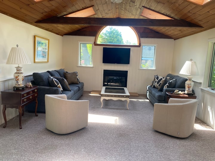 Cape Escape - Spacious 3 Bedroom + Two Bath House - Dennis, MA