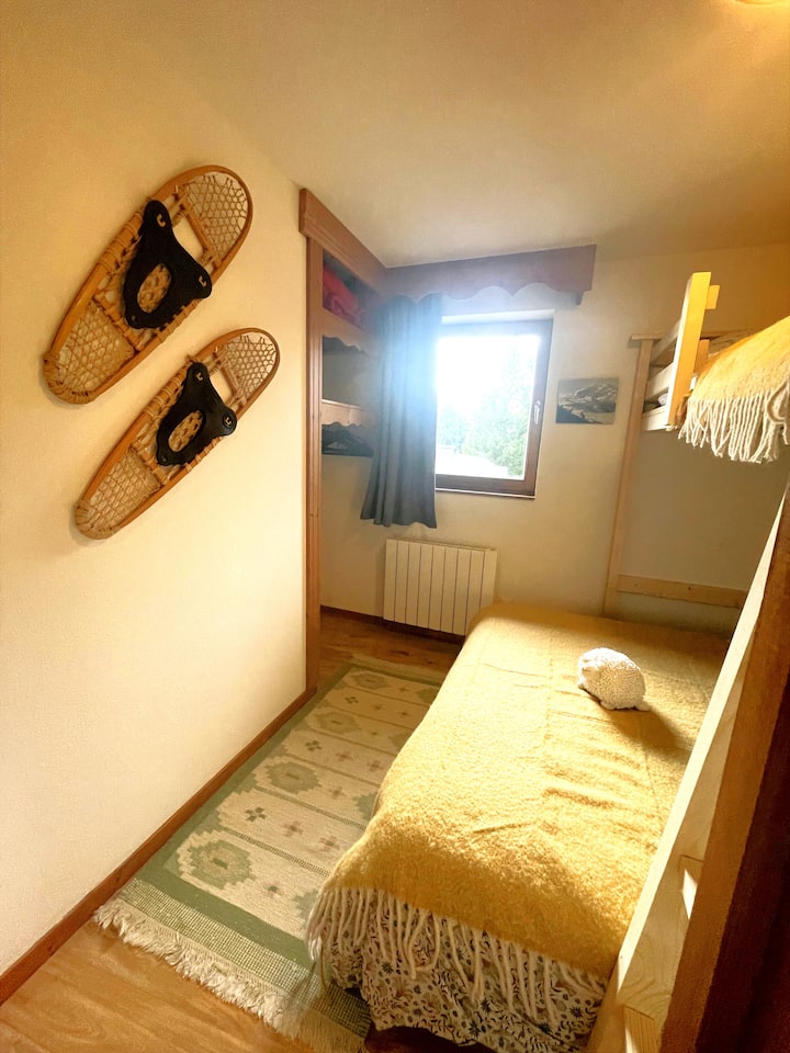 ห้องนอน 1 อยู่ทางขวามือเมื่อคุณเข้ามา... จิตวิญญาณแห่งภูเขา!