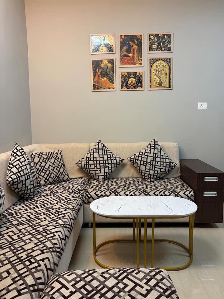 Living room image 6