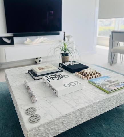 Luxury Oceanfront getaway gallery image 4