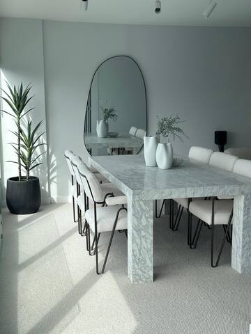 Luxury Oceanfront getaway gallery image 5