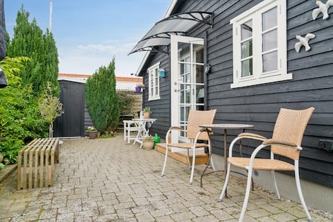 Holiday home close to the beach and restaurants