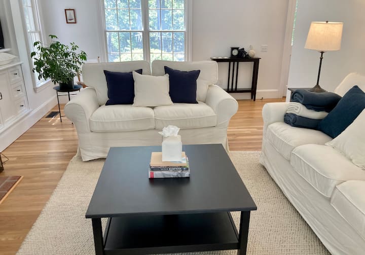 East Hampton: Clean, Near Village, Peaceful Escape - East Hampton, NY