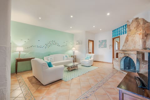 Popular Airbnb listing: Villetta Turchese, 300 meters from the beach in Quartu Sant'elena