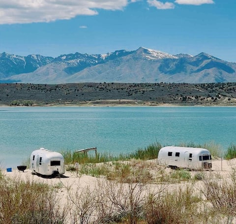 3 Airstreams / Water's Edge/Sandy Beach/Fire Pits