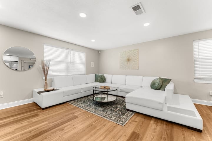 20 Mins Pcb | Pool | 4 Bdrm | Gamerm | 2 Kings - Panama City, FL