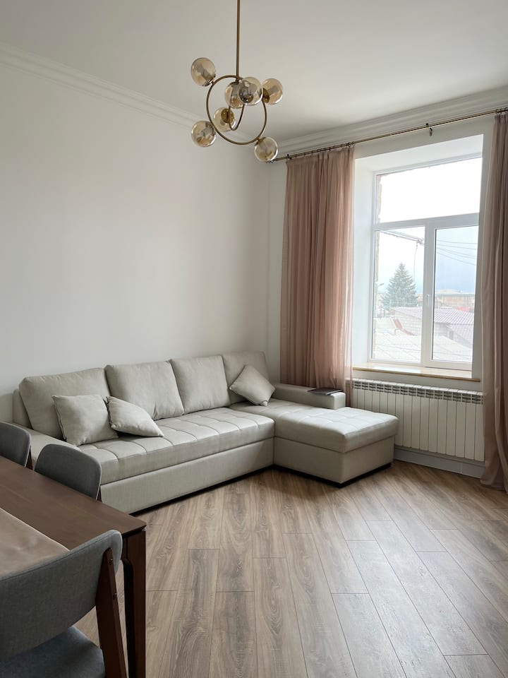 2 Bedroom Stylish Apartment - Armenia