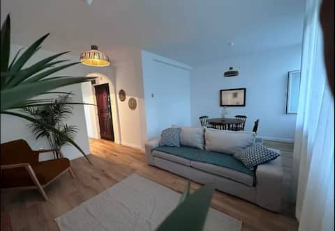 Popular Airbnb listing: Apartment very close to the beach in the bazaar in Karşıyaka