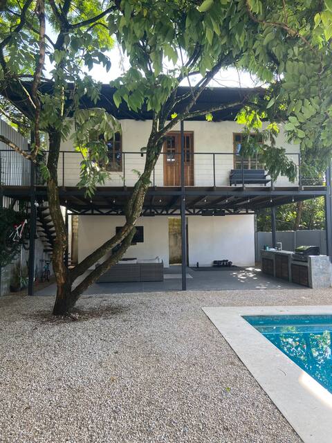 Beautiful Apartment with a Pool
