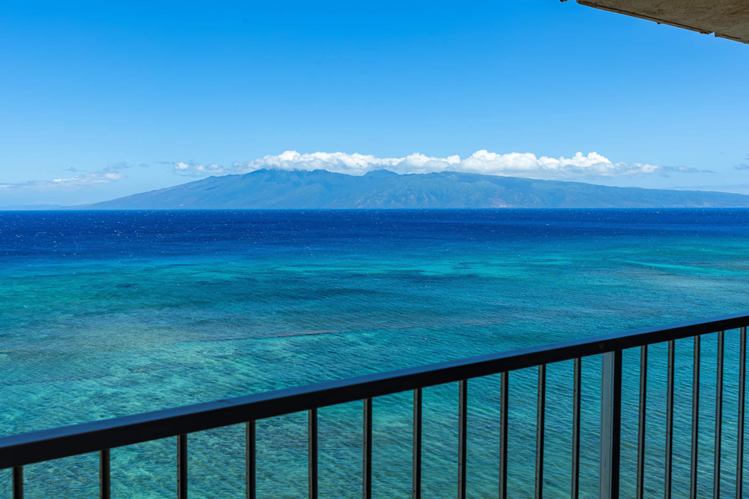 Condo in Lahaina · ★4.18 · 2 bedrooms · 4 beds · 2.5 baths - Image 29