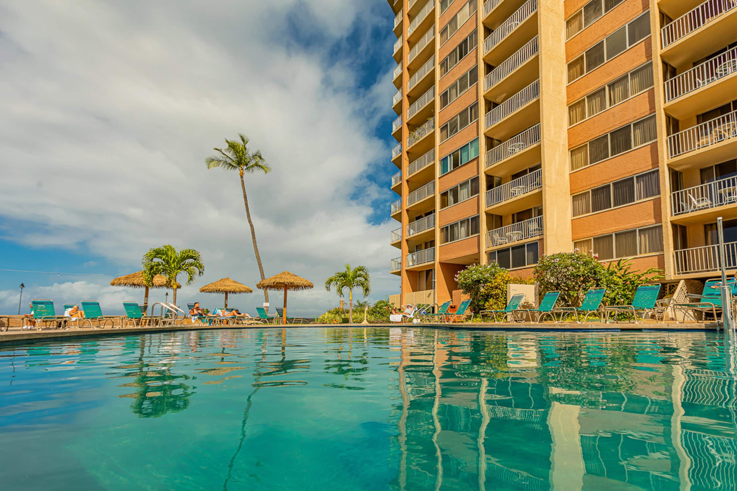 Condo in Lahaina · ★4.18 · 2 bedrooms · 4 beds · 2.5 baths - Image 43