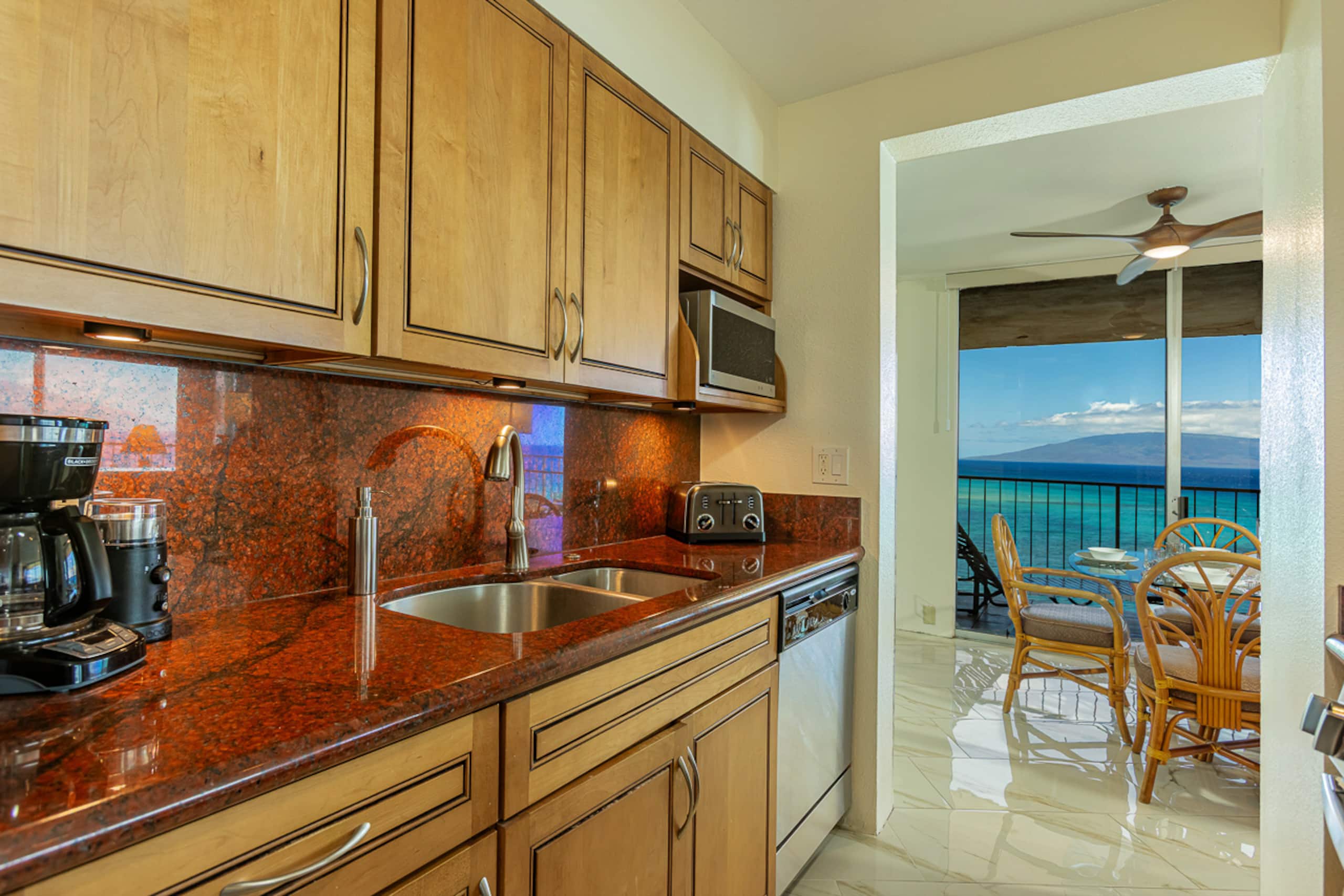 Condo in Lahaina · ★4.18 · 2 bedrooms · 4 beds · 2.5 baths - Image 30