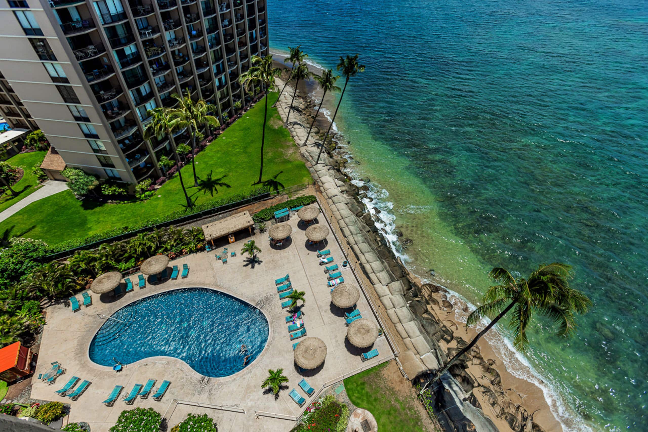 Condo in Lahaina · ★4.18 · 2 bedrooms · 4 beds · 2.5 baths - Image 21