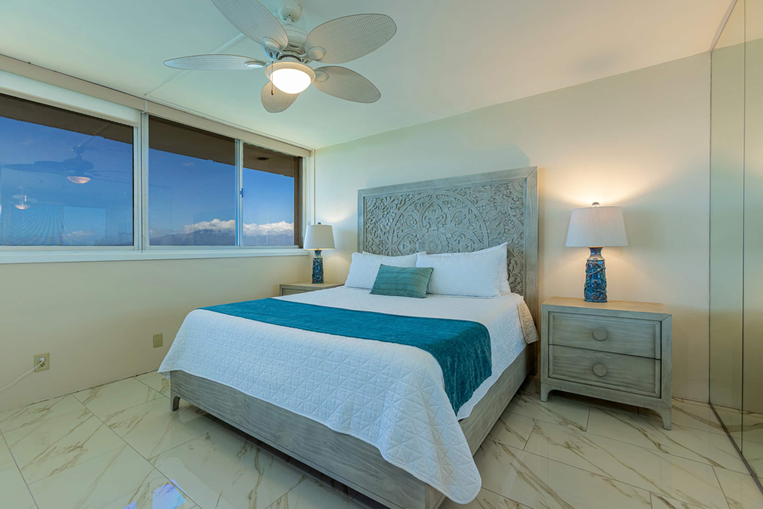 Condo in Lahaina · ★4.18 · 2 bedrooms · 4 beds · 2.5 baths - Image 7