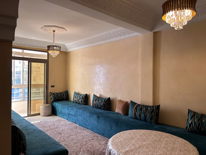 Quiet And Clean Place - Casablanca