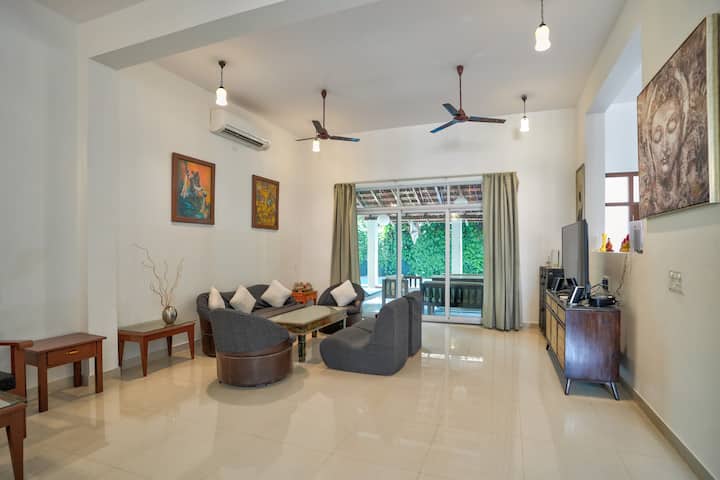 Living room image 2