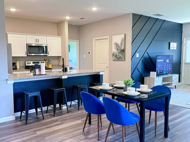 Sleek and Modern Home | Perfect for Extended Stay