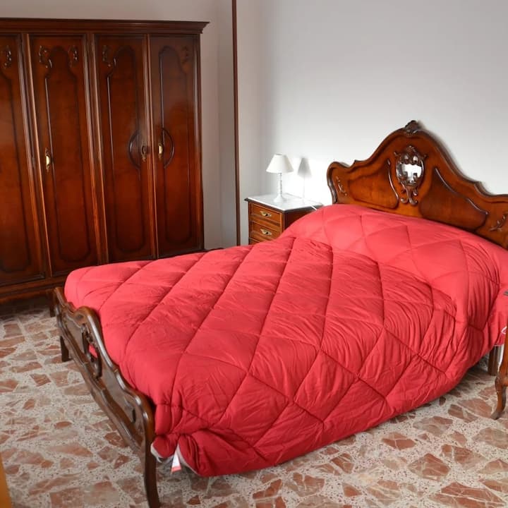 غرفة النوم 1