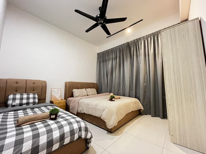 Nuestro cómodo juego de ropa de cama es el mejor compañero para tu buen sueño.