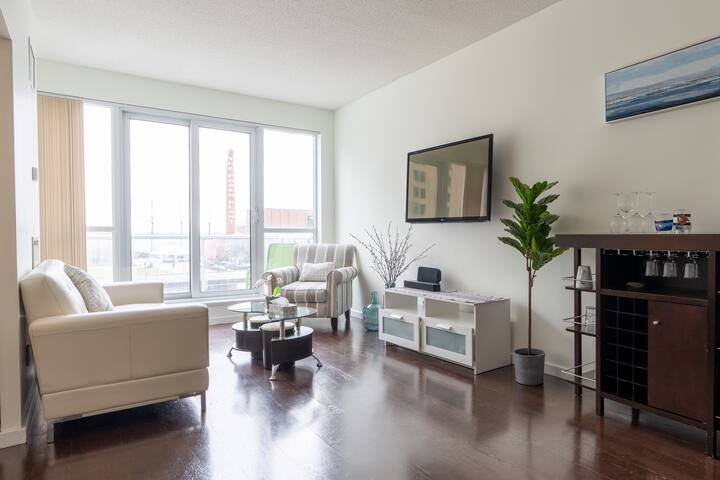 Harbour Front|Pets Allowed |Condo Downtown Toronto gallery image 2
