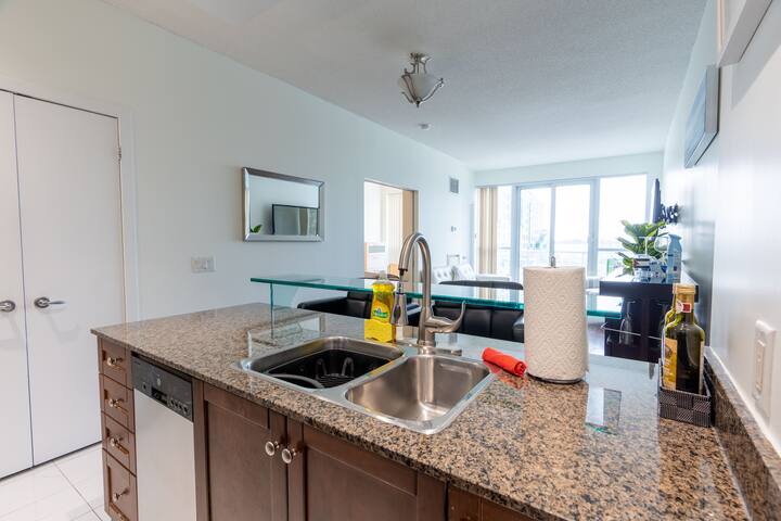 Harbour Front|Pets Allowed |Condo Downtown Toronto gallery image 5