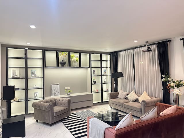 Bangkok manor one，Sukhumvit 5卧5卫超大庭院泳池别墅 订满三天以上送接机