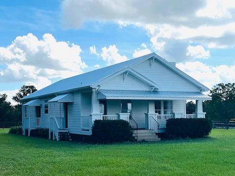 Papy's Place - Horse Farm Retreat
