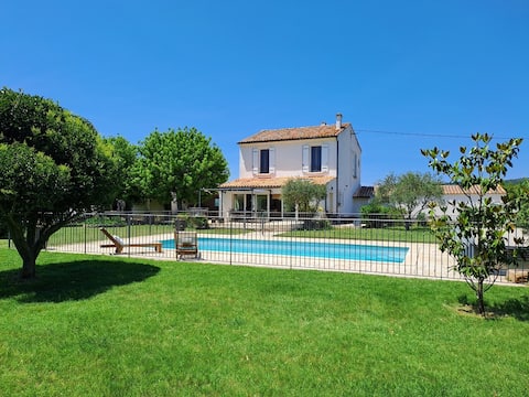 Callisto Manosque Villa