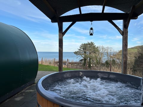 Ocean View Pods, Glenarm Castle - with Hot Tub