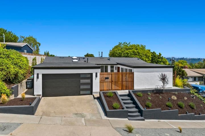 SD Oasis–Fire Pit & Putting Green, Near Everything