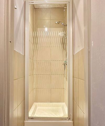 15 mins tube to Central London