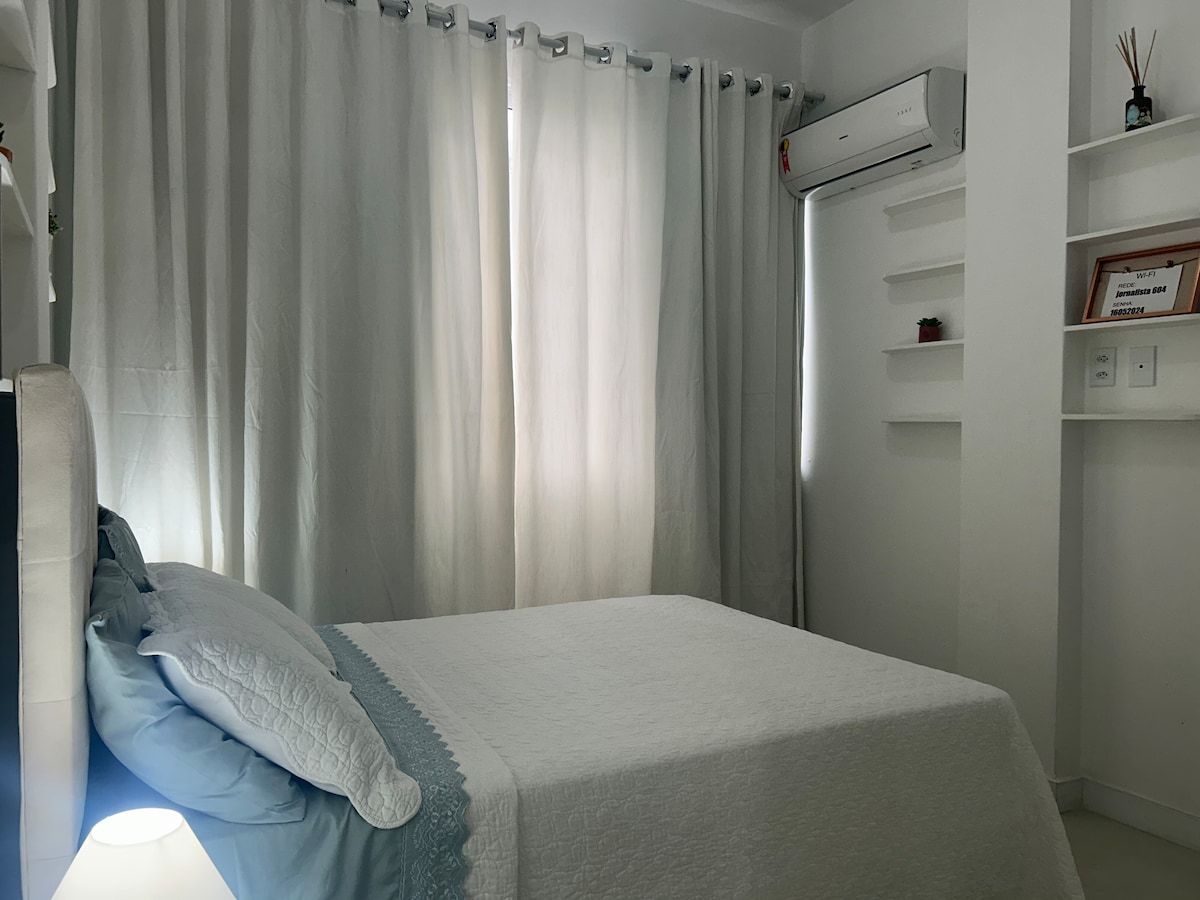 Imóvel de sucesso: Cozy room/living room 52 m to 200 m from the beach em Ipanema