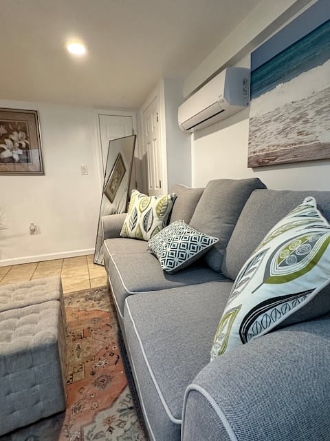 The Stone House (Pvt. Entry | Sleeps 4-by Hofstra)