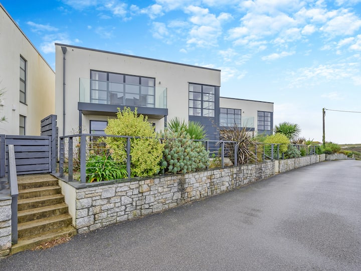 50 Degrees West - Crantock
