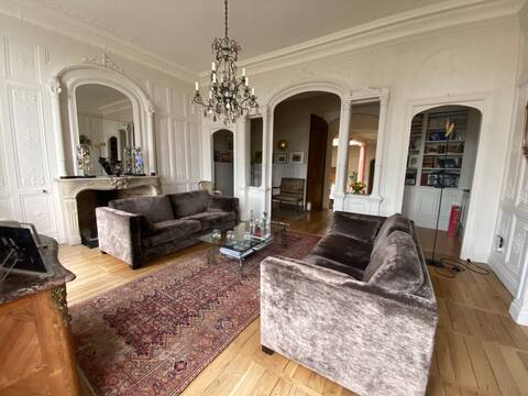Prestigious apartment in Blois – 260 m²
