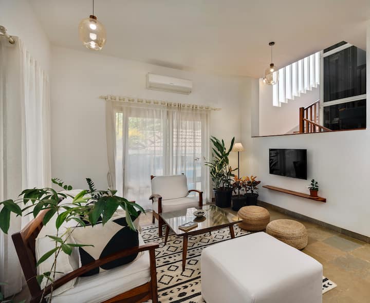 Living room 1 image 2