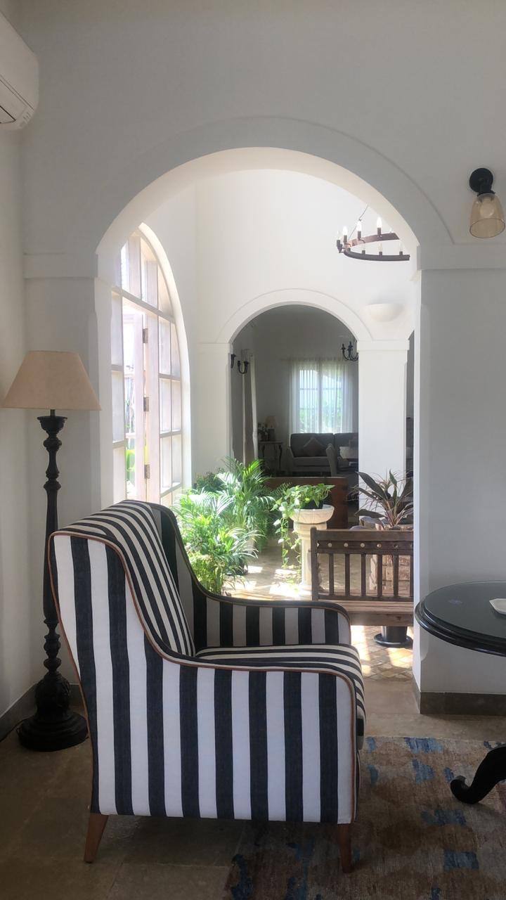 Living room 2 image 2