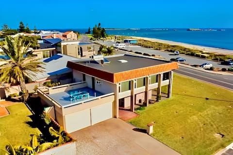 Coastal Sunset Paradise! Ocean Front & Free Kayaks