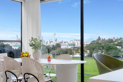 Luxury Home + City Views!