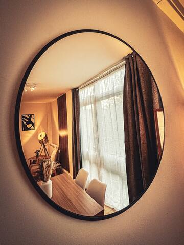 Bright & spacious apartment in Zone 1 gallery image 4