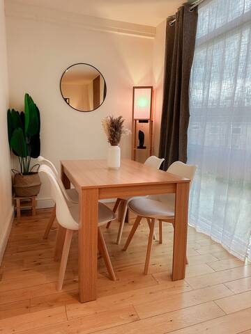 Bright & spacious apartment in Zone 1 gallery image 5