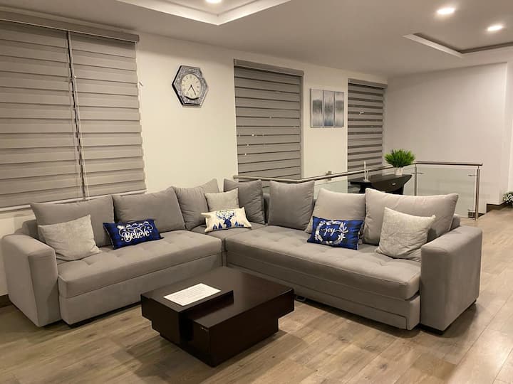Deluxe Penthouse, 360 Panoramic Views, 2 Parking - Cuenca